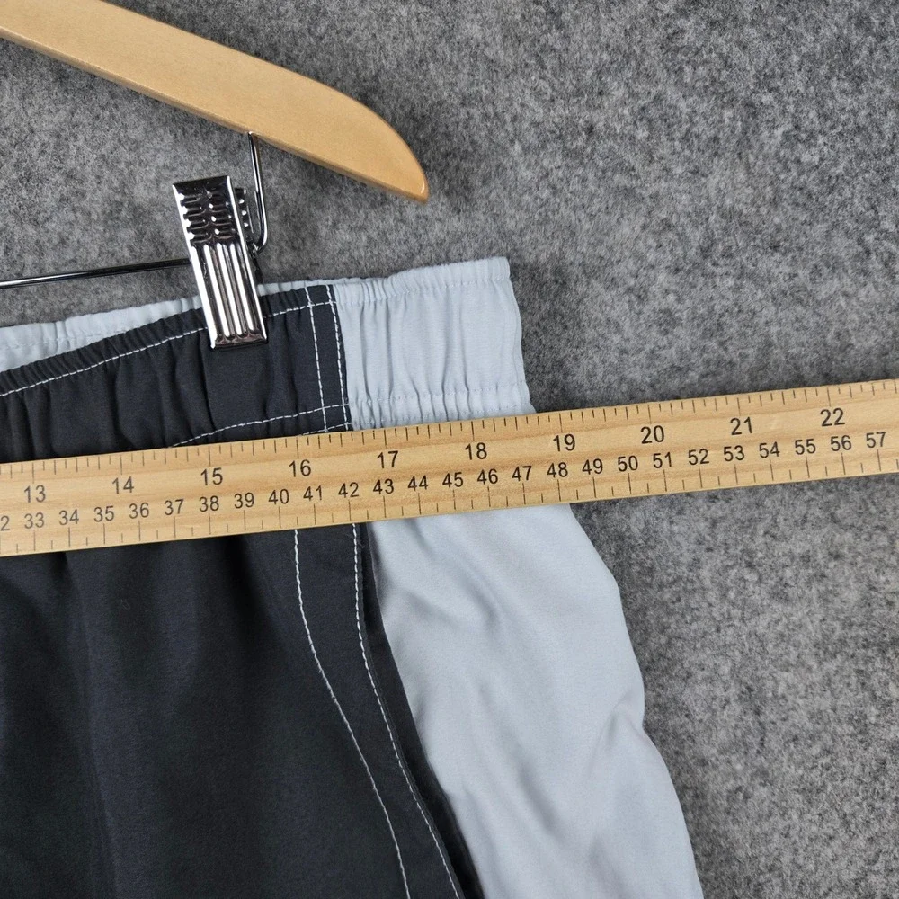 Vintage Nike Cargo Boardshorts Mens XL Gray Contrast Stitch Baggy Y2K Skater